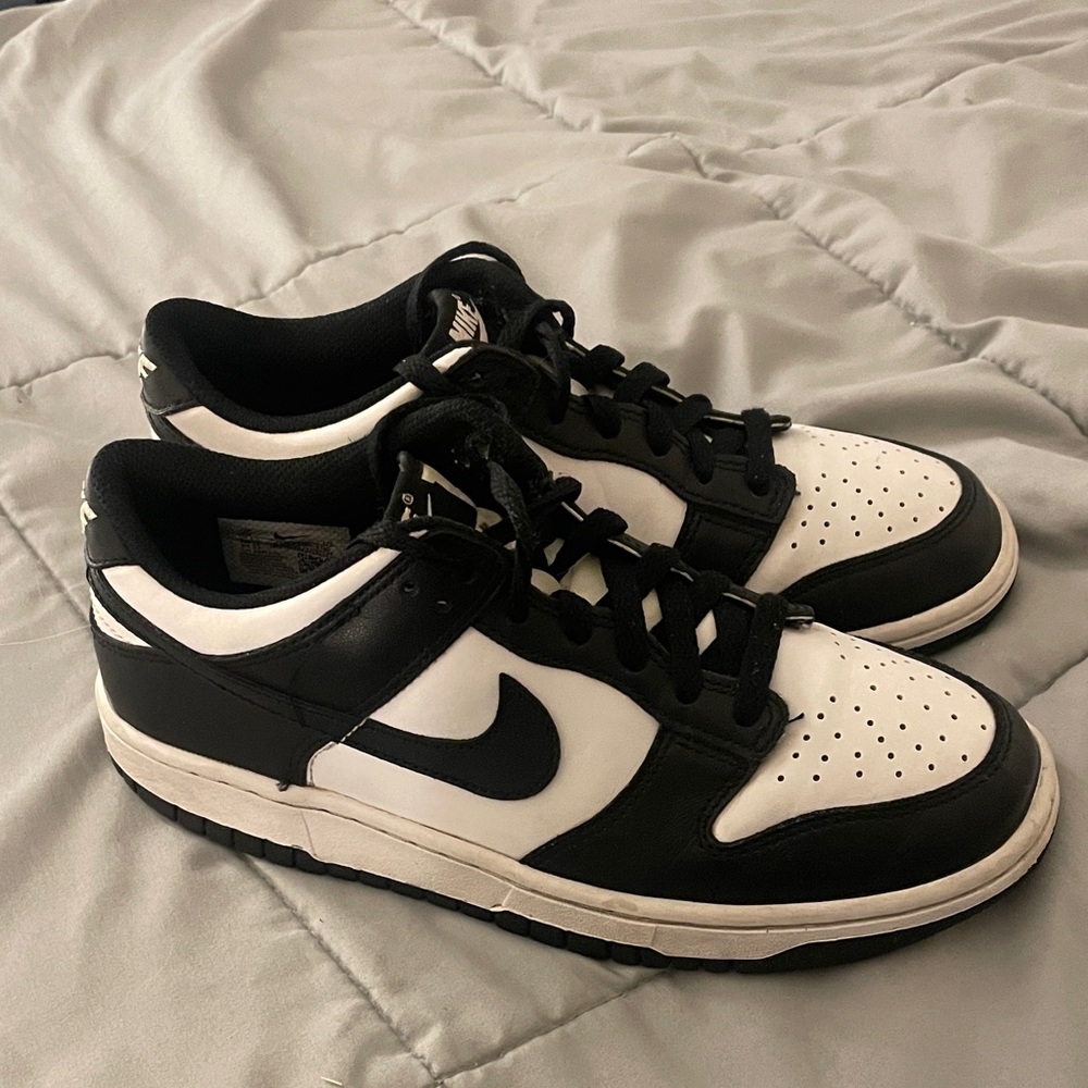 Nike Black and White Women's Sneakers